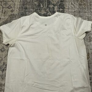lululemon Swiftly Breeze Cream Short Sleeve Tee